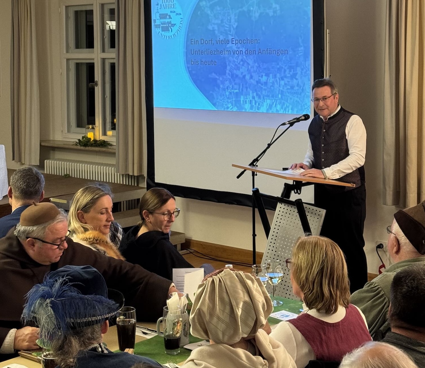 Leo Schrell mit einer herzlichen Willkommensrede