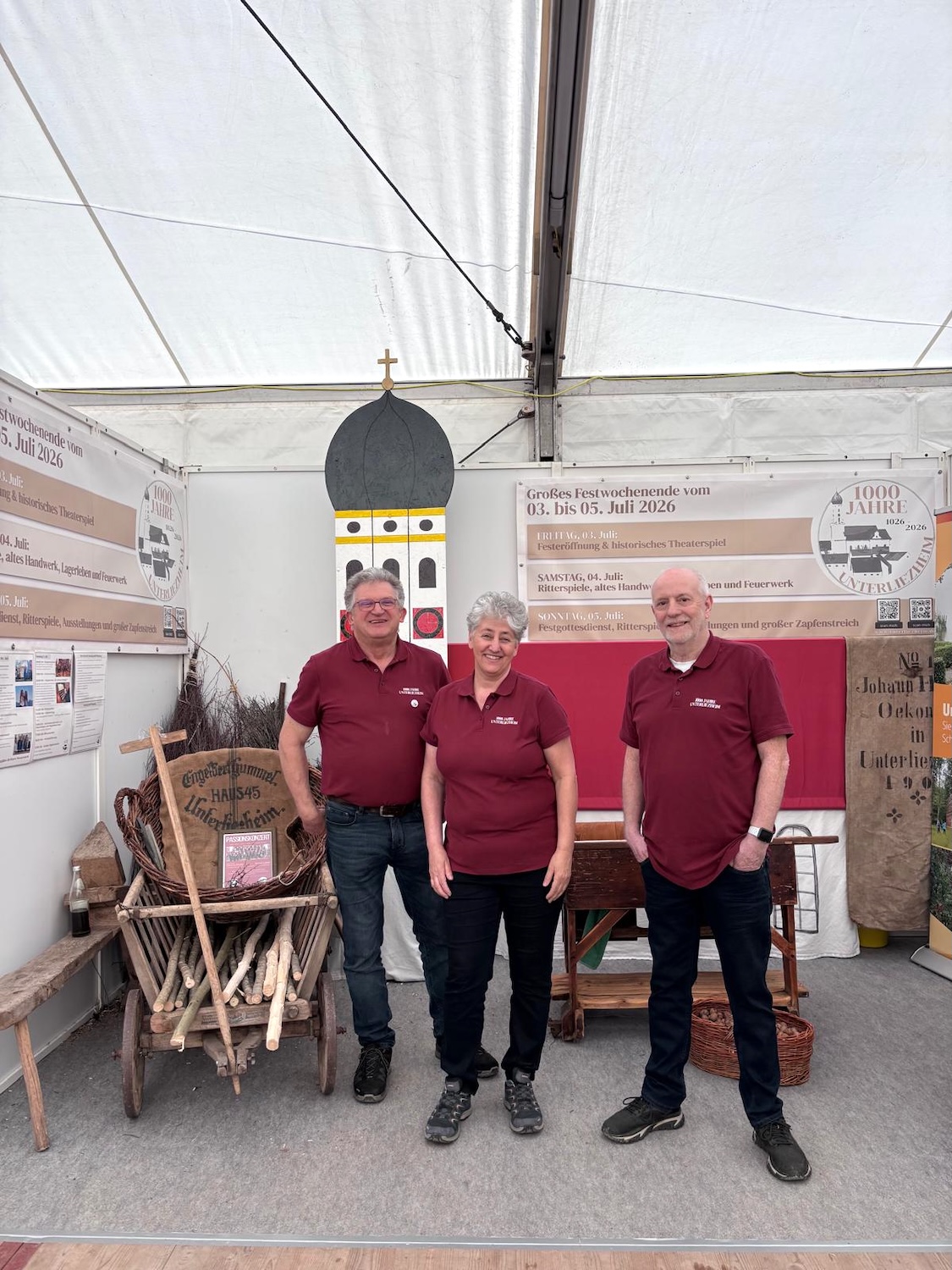 An fünf Tagen engagierten sich zahlreiche freiwillige Helferinnen und Helfer aus dem Dorf am Stand