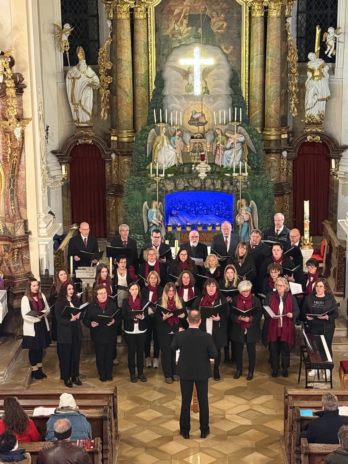 Kirchenchor Fronhofen unter der Gesamtleitung von Mario Hurler